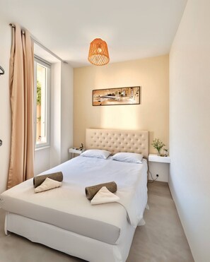 3 chambres, fer et planche à repasser, Wi-Fi gratuit, draps fournis