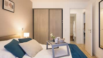 Sistema de insonorización, cunas gratuitas, wifi gratis y ropa de cama