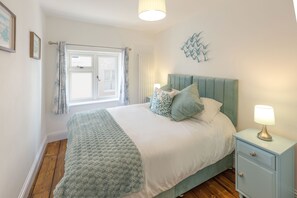 2 bedrooms, iron/ironing board, WiFi, bed sheets - Host & Stay | Alice Hideaway (Brighton and Hove)