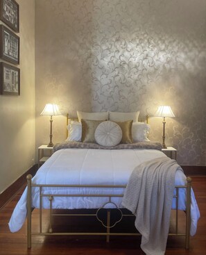 3 bedrooms, WiFi, bed sheets