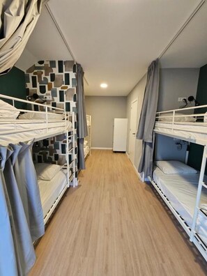 Basic Shared Dormitory, Mixed Dorm, Non Smoking - Aerostay Hostel (Maia)