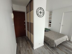 1 sovrum, strykjärn/strykbräda, internet och sängkläder