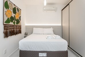 1 bedroom, iron/ironing board, Internet, bed sheets - Rooftop Pool | 500m from Beiramar Avenue #CA87D (Florianópolis)