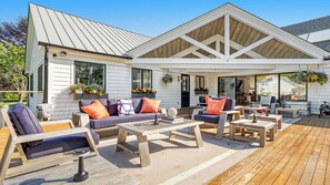 Outdoor dining - Amazing Sagaponack Estate Minutes to Gibson Beach and Wolffer Estate... (Sagaponack)