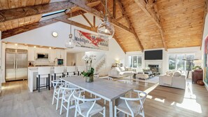 Dining - Amazing Sagaponack Estate Minutes to Gibson Beach and Wolffer Estate... (Sagaponack)