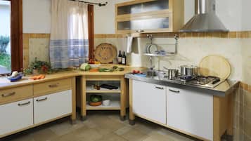 Apartment, 2 Bedrooms, Accessible, Patio | Interior