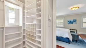 6 dormitorios, tabla de planchar con plancha, Internet y ropa de cama