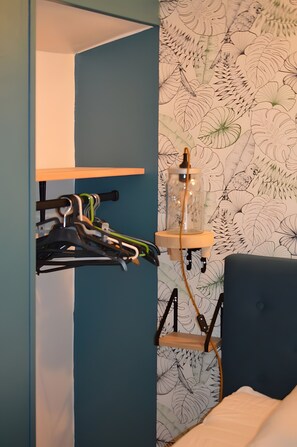 Room - Holiday Home "À l'Escale Passa Païs" with Mountain View, Wi-Fi & Air Conditioning (Le Poujol-sur-Orb)