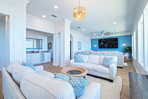 Smart TV, video games, books - Barrett's Landing 7-bedroom Gulf Front Retreat!Large Private Beach! Sleeps 24! (Gulf Shores)