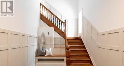 Muskoka Stay in Downtown Huntsville with Firepit