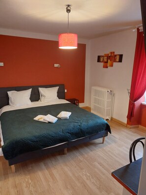 Single Room | Desk, free WiFi - Les Marais Comtois (Saône)
