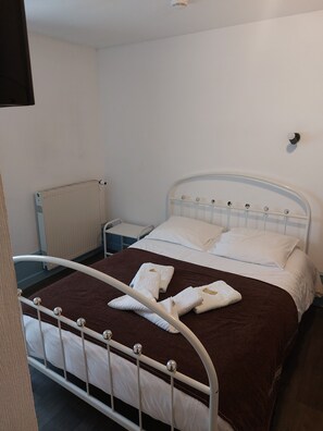Single Room | Desk, free WiFi - Les Marais Comtois (Saône)