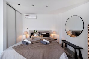 1 bedroom, desk, iron/ironing board, WiFi - Piotrkowska Apt - AC, Top Location - by Rentujemy (Łódź)