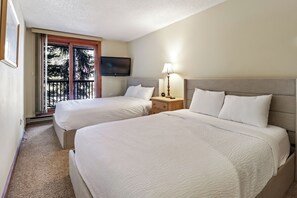 2 bedrooms, free WiFi, bed sheets - Ski in Ski out, Hot Tub, Perfect Mountain Getaway FP219 (Copper Mountain)