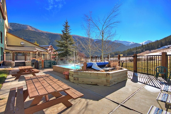 Outdoor dining - Ski in Ski out, Hot Tub, Perfect Mountain Getaway FP219 (Copper Mountain)