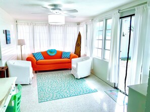 Living area - Charming Coastal Retreat 4-Min Walk to beautiful Atlantic Ocean  2BR/2BA (Ormond Beach)