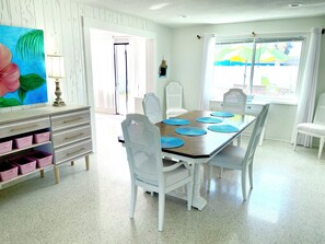 Dining - Charming Coastal Retreat 4-Min Walk to beautiful Atlantic Ocean  2BR/2BA (Ormond Beach)