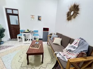 Living area - Cozy 1-bedroom apartment in wonderful Paje with AC (Paje)