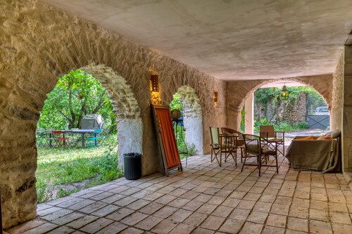 Holiday Home “Le Moulin de Mirande” with Terrace, Private Garden & Wi-Fi