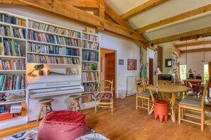 Interior - Holiday Home “Le Moulin de Mirande” with Terrace, Private Garden & Wi-Fi (La Tour-sur-Orb)
