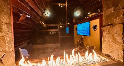 Valhalla cabin with jacuzzi, fireplace and mountain view