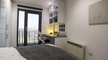 Single Room, Non Smoking | Iron/ironing board, free WiFi