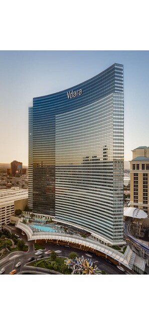 Exterior - Vdara 24th Floor Suite • Bellagio Fountains & Sphere View (Las Vegas)