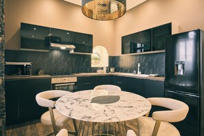 Private kitchen - "Pearl" panoramic view (Lons-le-Saunier)