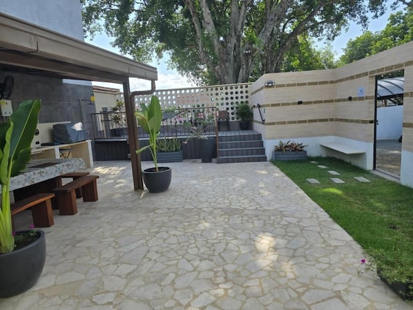 Terrace/patio - Villa Patio Colonial (Santa Fé de Antioquia)