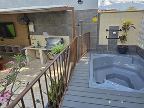Outdoor spa tub - Villa Patio Colonial (Santa Fé de Antioquia)