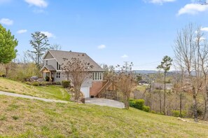 Exterior - Serene Private Apartment w/ Views & Terrace (Chattanooga)
