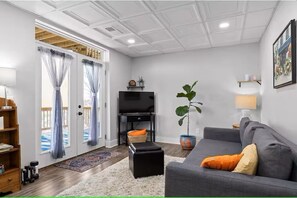 Living area - Serene Private Apartment w/ Views & Terrace (Chattanooga)