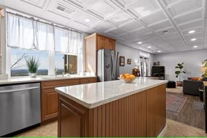 Interior - Serene Private Apartment w/ Views & Terrace (Chattanooga)
