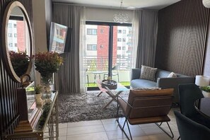 Living area - 2 bedr. apartment + studio + balcony + fast Wifi (Tegucigalpa)