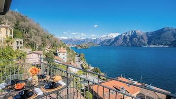 Apartemen (2 Bedrooms) | Pemandangan danau