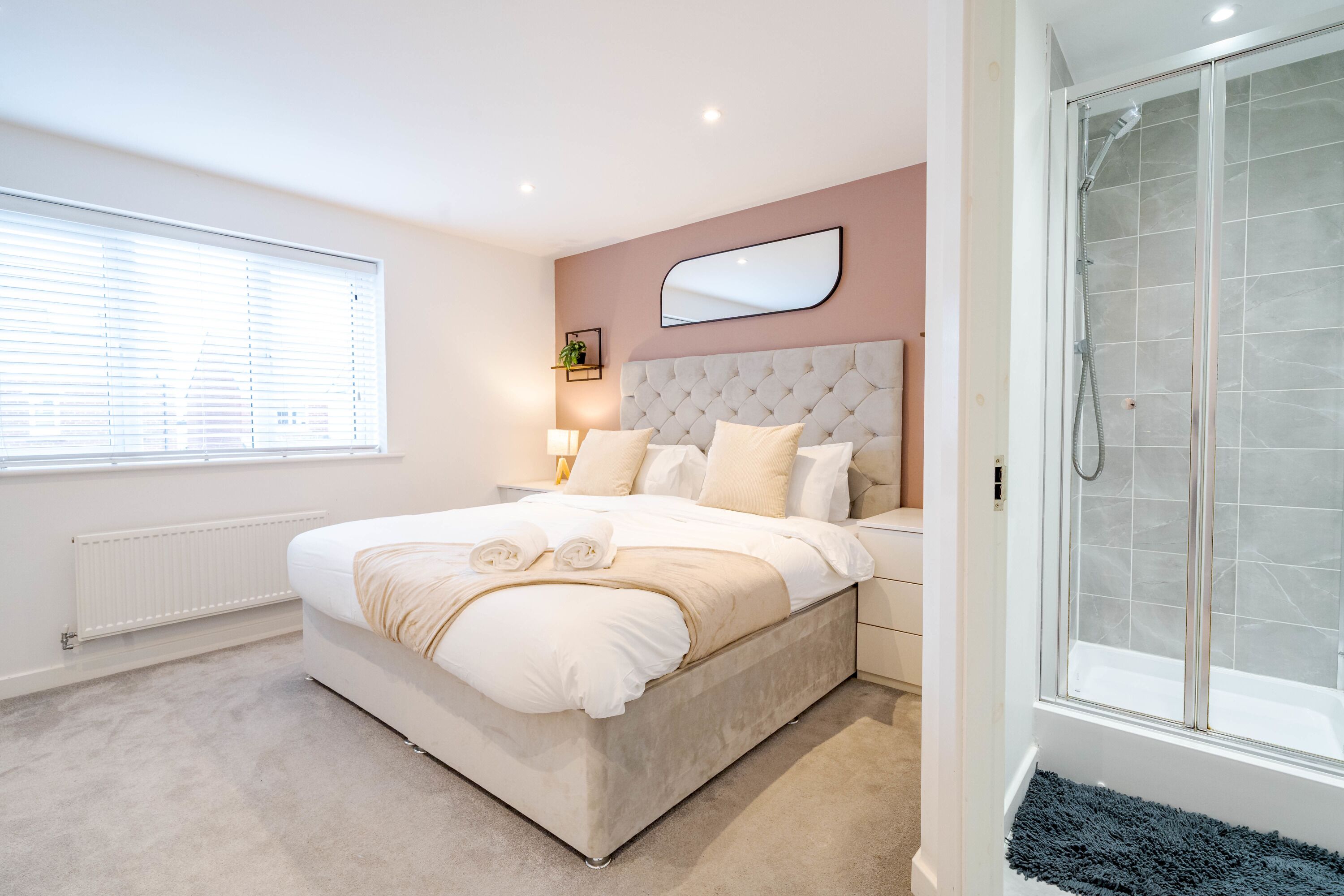 4 bedrooms, iron/ironing board, Internet, bed sheets