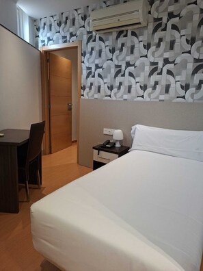 Single Room - Hotel Elizalde Berri  (Elizalde)