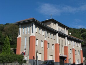 Front of property - Hotel Elizalde Berri  (Oiartzun)
