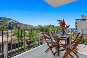 Outdoor dining - The Park 306 | Ocean View • Heated Pool • (Puerto Vallarta)