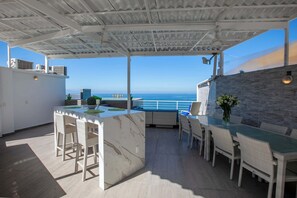 Outdoor dining - Spectacular Casa de dos Davids (Puerto Vallarta)