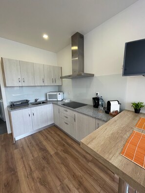 Fridge, microwave, stovetop, coffee/tea maker - Maria do Carmo – Casa das Gatas (Pombal)