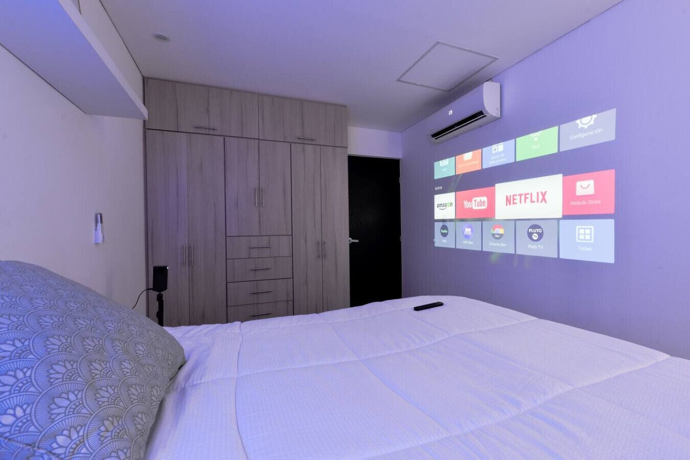 2 Schlafzimmer, Schreibtisch, Bügeleisen/Bügelbrett, WLAN