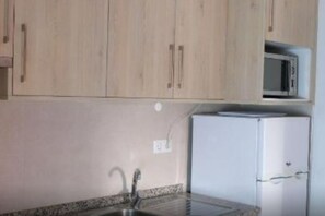 Interior - 2-Bedroom Apartment with Pool and Garden View (5 Adults) (Luz)