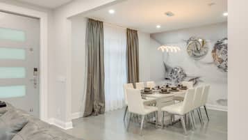 Luxury Villa, 5 Bedrooms, Kitchen | Dining