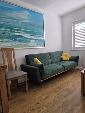 Living area - By the beach apartment, flat walk, central location pet friendly. (Perranporth)