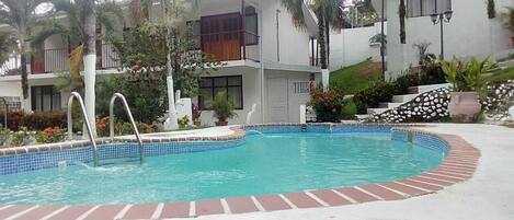 Utomhuspool