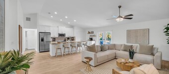 Spacious 4-bedroom house, mini-putt, pool & wood oven