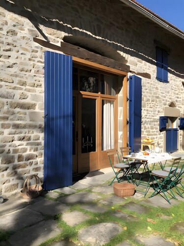 Guest Room “La Blanche” with Shared Terrace, Communal Garden and Wi-Fi