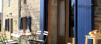 Guest Room “La Blanche” with Shared Terrace, Communal Garden and Wi-Fi