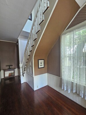 Interior - Historic 2 Bedroom + Dedicated Office, Walkable Downtown Wilmington (Wilmington)